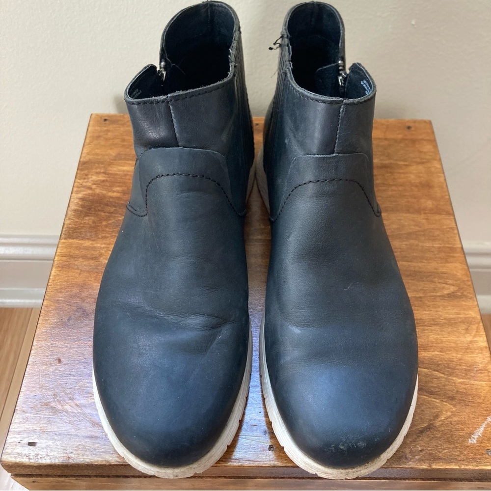 Born black leather zip-up boots, size 7 (38)
